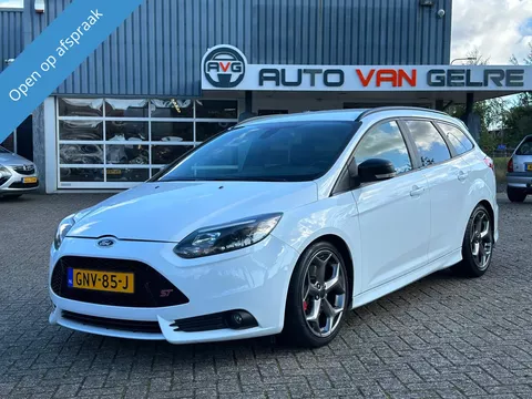 Ford Focus Wagon 2.0 EcoBoost ST-2 250PK Peformace Pack *Stvw*MF stuur*PDC